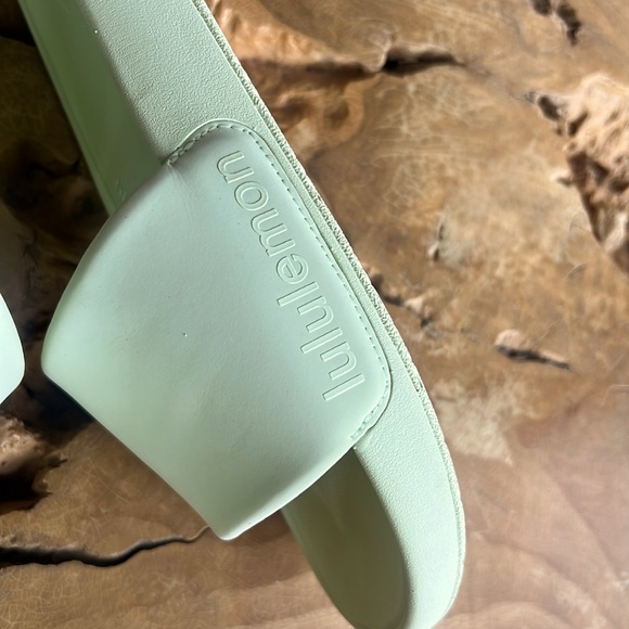 Lululemon Restfeel Slide Recovery Sandals in Kohlrabi Green Size 8 EU 39 - Picture 8 of 16